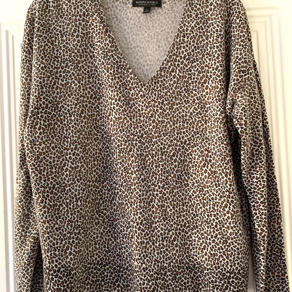 Banana Republic Leopard Merino Wool V Neck Pullover Sweater Large - Picture 2 of 4